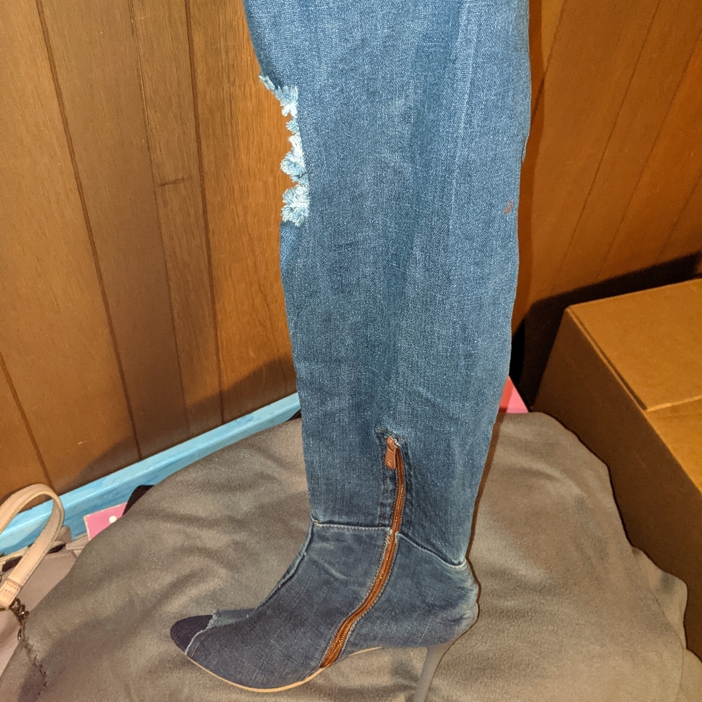 Sexy...knee high boots!